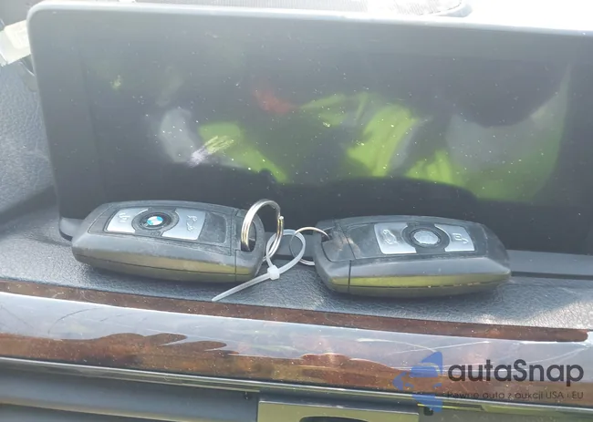 WBA3B5G53FNS13068: 44305831