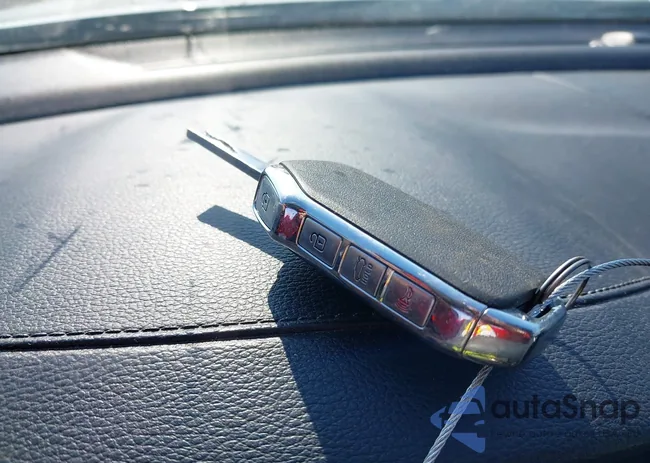 3KPF24AD7ME362658: 44307061