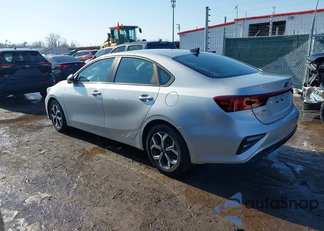 3KPF24AD7ME362658: 44307061