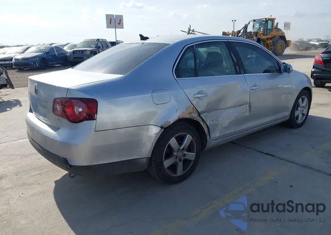 3VWRM71K08M156968: 44307072