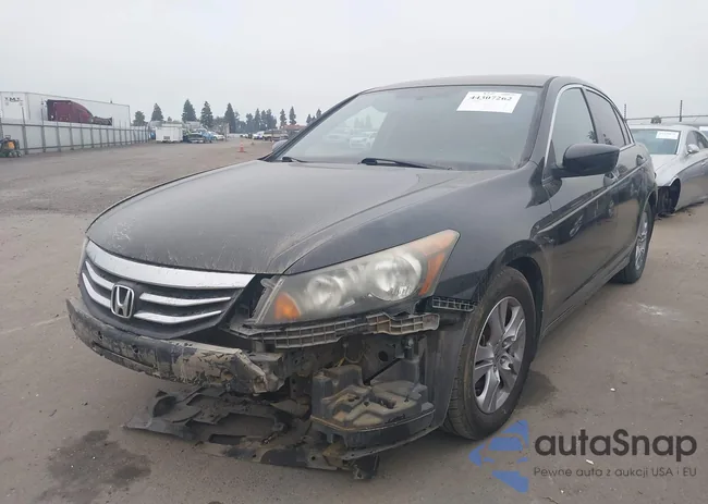 1HGCP2F63CA045174: 44307262