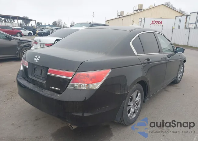 1HGCP2F63CA045174: 44307262