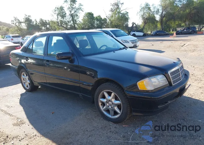 WDBHA24G0XA773105: 44307269