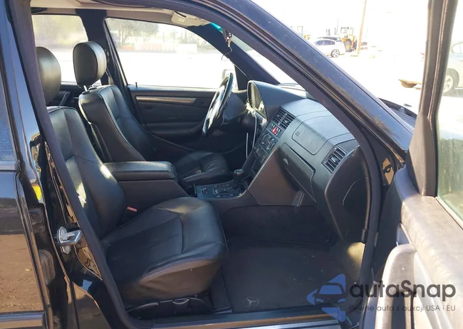 WDBHA24G0XA773105: 44307269