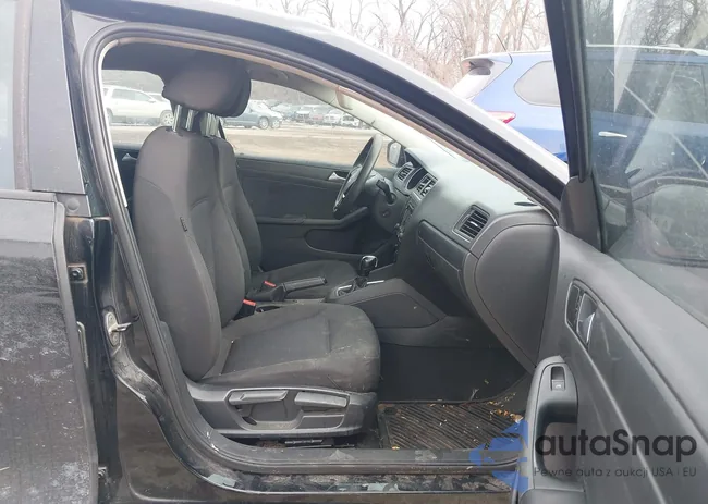 3VW2K7AJ0FM351707: 44307329