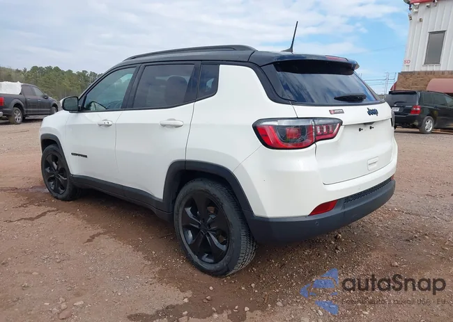 3C4NJCBB3KT743387: 44307396