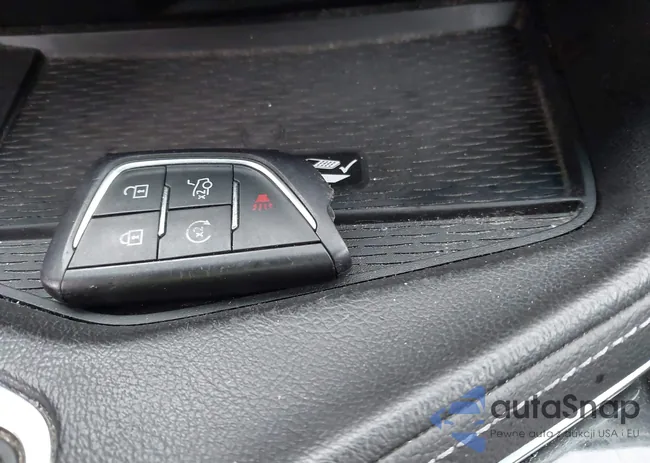 1G6DA5RK1P0115901: 44307443