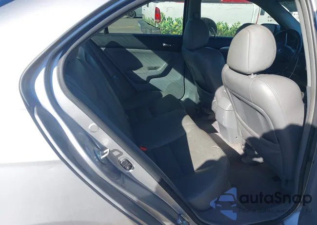 JH4CL96846C011630: 44307552