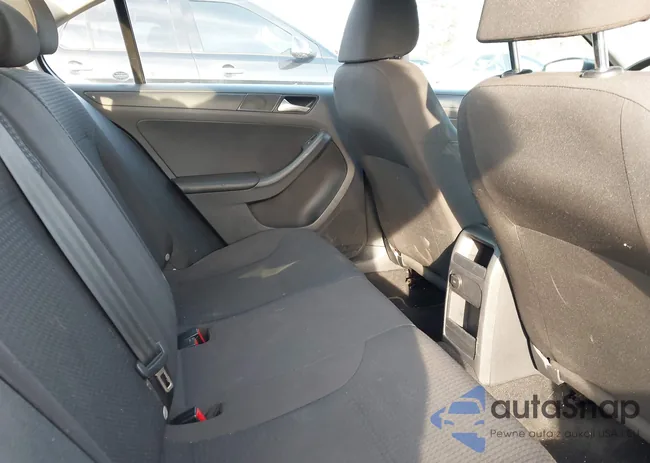 3VW2K7AJ5FM201964: 44307618