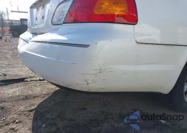 4T1BF28B0YU020175: 44306838