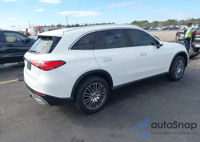 W1NKM4HB5RF207268: 44306913