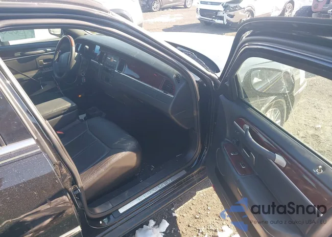 1LNHM82V66Y623398: 44307019