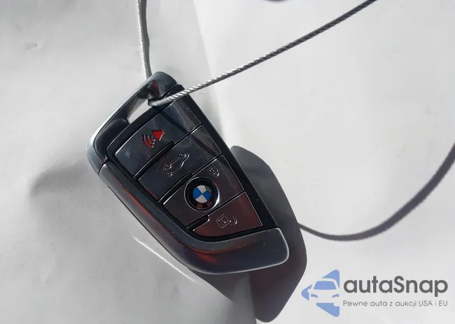 WBAJE5C33HG914011: 44308301