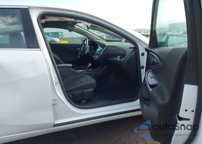 1G1ZD5ST2NF201458: 44308484