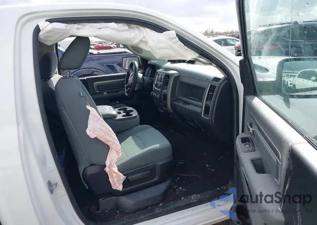 3C6JR6AG0EG163752: 44308526