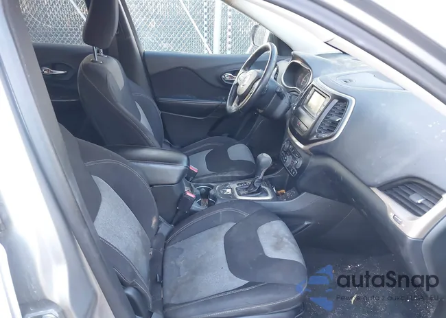 1C4PJLCB4EW181280: 44308555