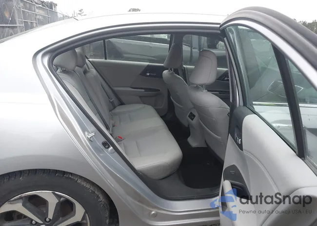 1HGCR2F9XHA231225: 44308567