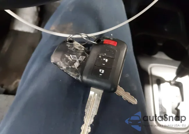 ML32A3HJ7HH001196: 44308577