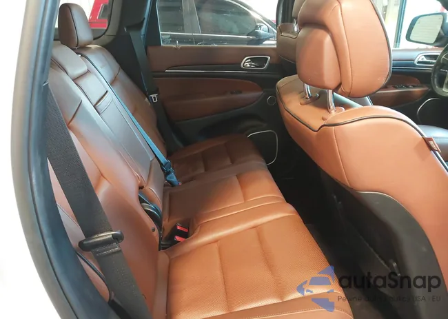 1C4RJFJT2KC555632: 44307669