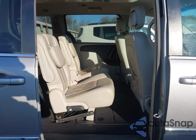 2C4RC1BG5ER403127: 44307804