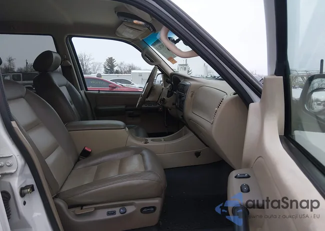 1FMZU67E83UA31621: 44307813