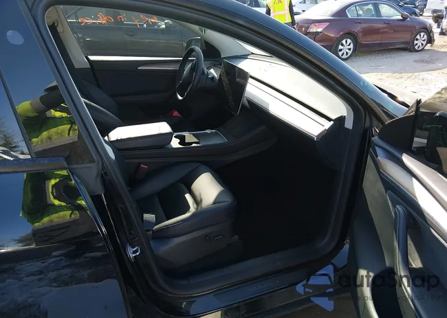 7SAYGDEE6RA328600: 44307885