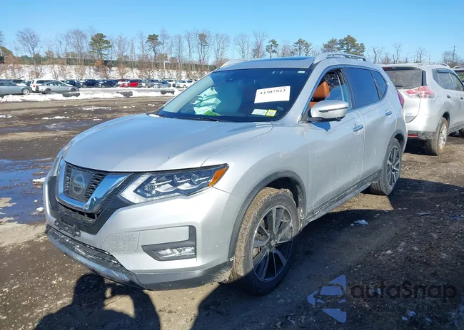 JN8AT2MV4HW023047: 44307923