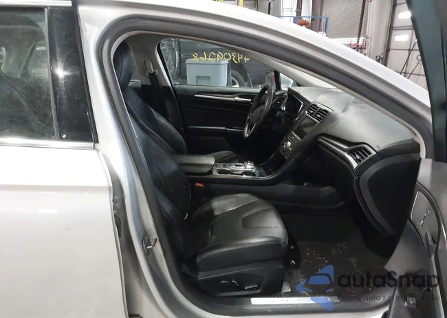 3FA6P0RU9KR257467: 44309268