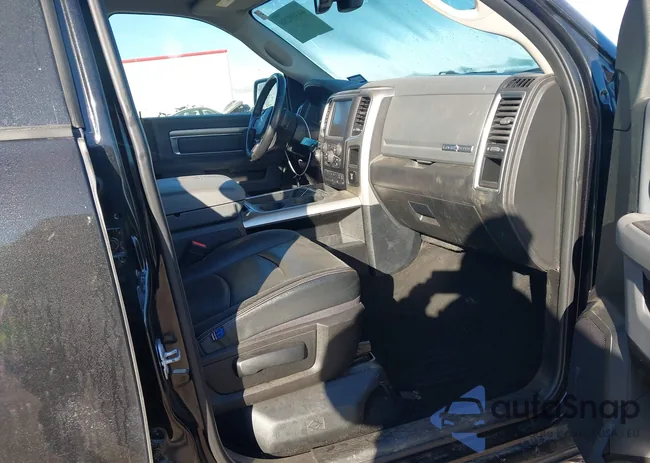 1C6RR7LT7HS568815: 44309288