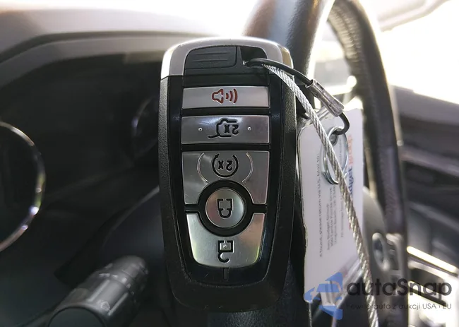 1FMJK1J83REA33918: 44308822