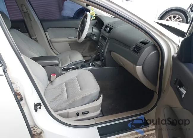 3FAHP0JA4CR367631: 44309018