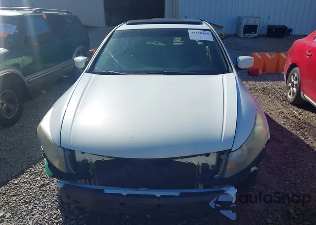 1HGCP2F8XBA156403: 44310215