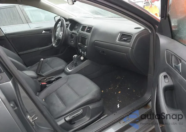 3VWDP7AJ5CM407436: 44310239