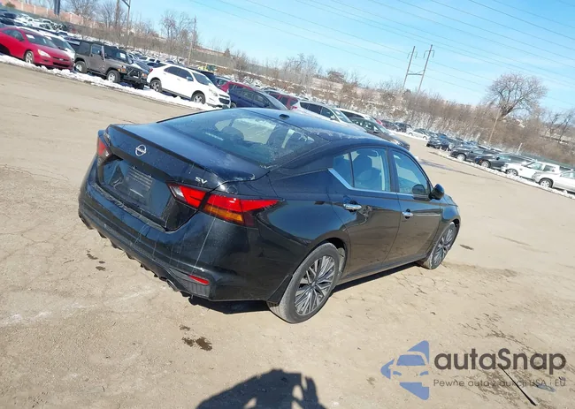 1N4BL4DV5RN335130: 44310304