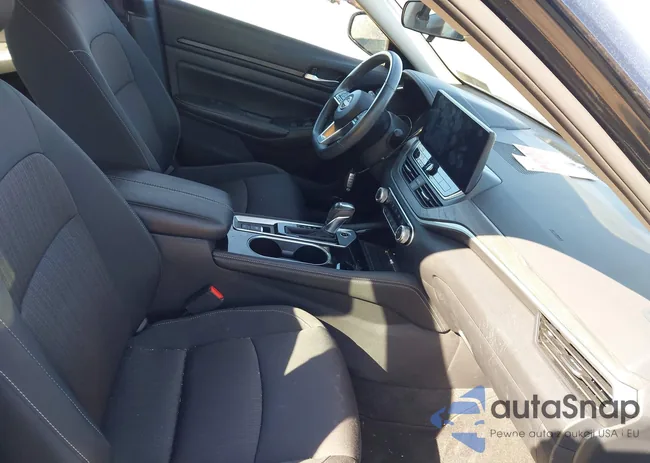 1N4BL4DV5RN335130: 44310304