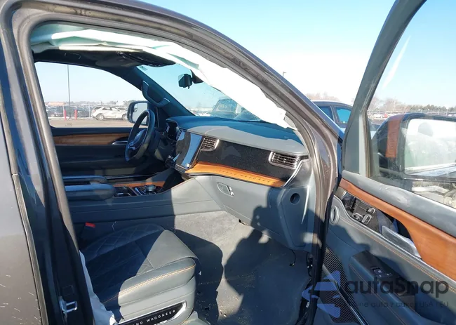 1C4SJVGP2PS505350: 44310338