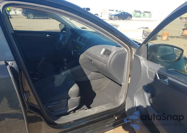 3VW1K7AJ2CM390239: 44310361