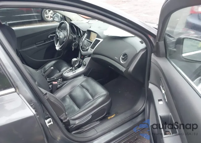 1G1PE5SB3D7140156: 44310552