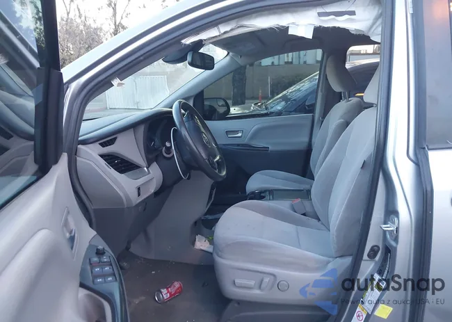 5TDKZ3DC7JS902633: 44309775