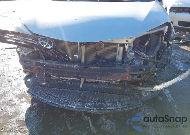 2T1BURHE5FC249569: 44309819