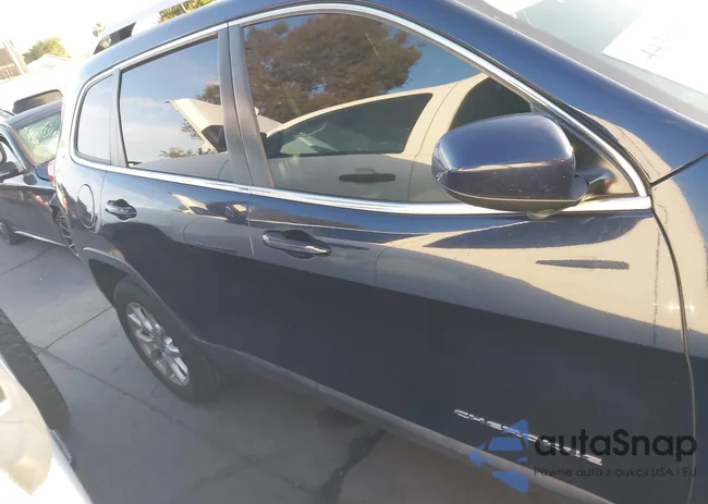 1C4PJLCB3GW233856: 44309853