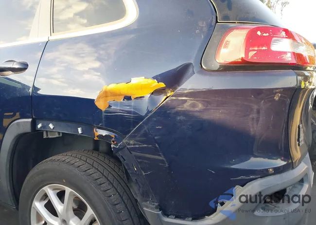 1C4PJLCB3GW233856: 44309853