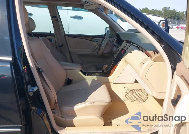 WDBJF65J72B493494: 44309874