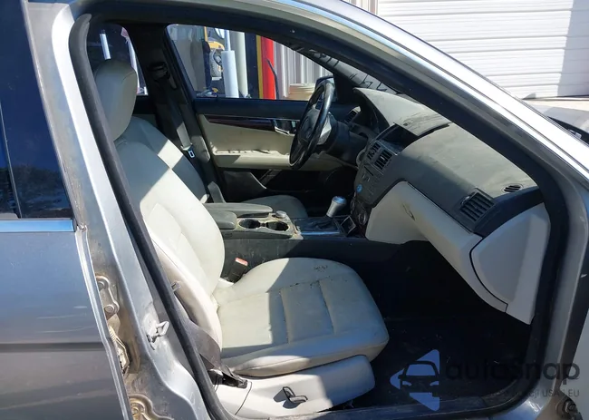 WDDGF5EB0AR098437: 44309926