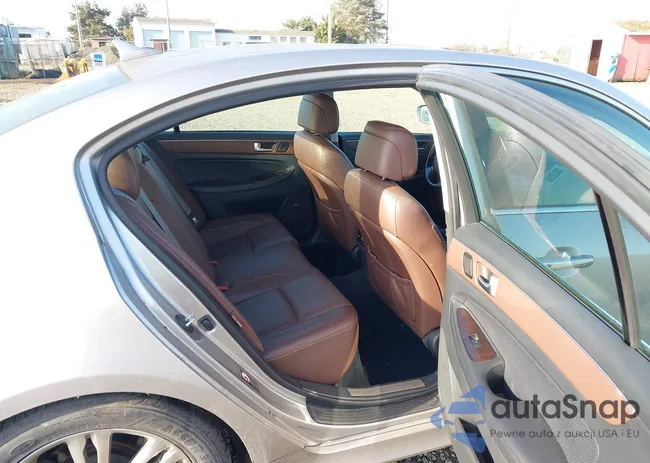 KMHGC4DD7CU169581: 44311069