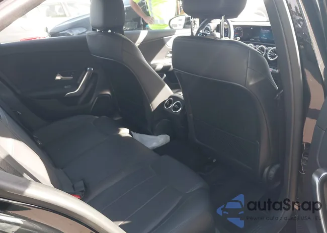 W1K3G4EB2NJ377771: 44311087