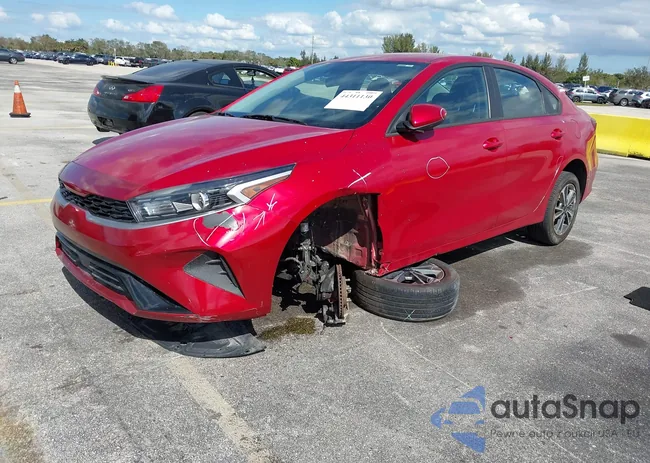 3KPF24AD9PE582727: 44311130