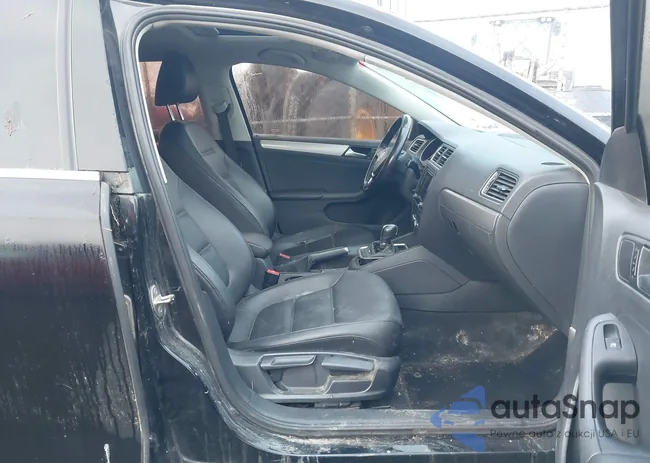 3VWDB7AJ8HM396664: 44311448