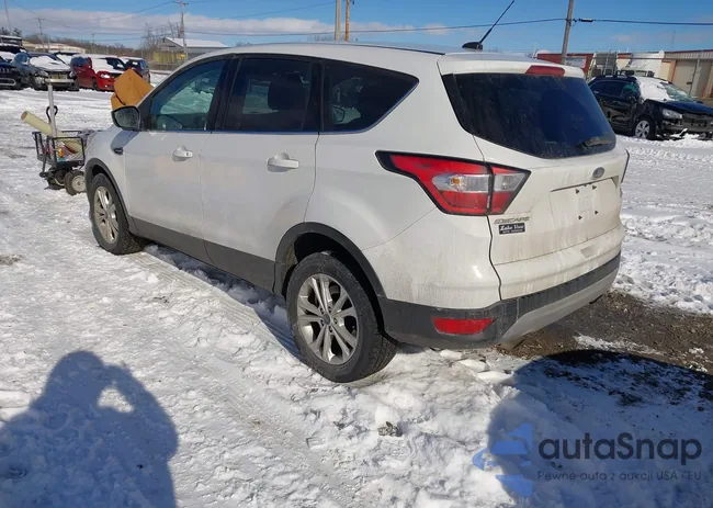 1FMCU9GD2HUD77864: 44311568