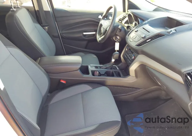 1FMCU9GD2HUD77864: 44311568